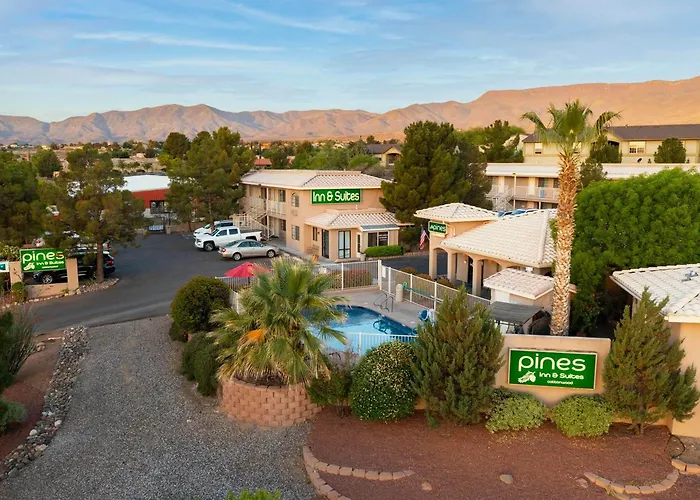 Pines & Motel Cottonwood